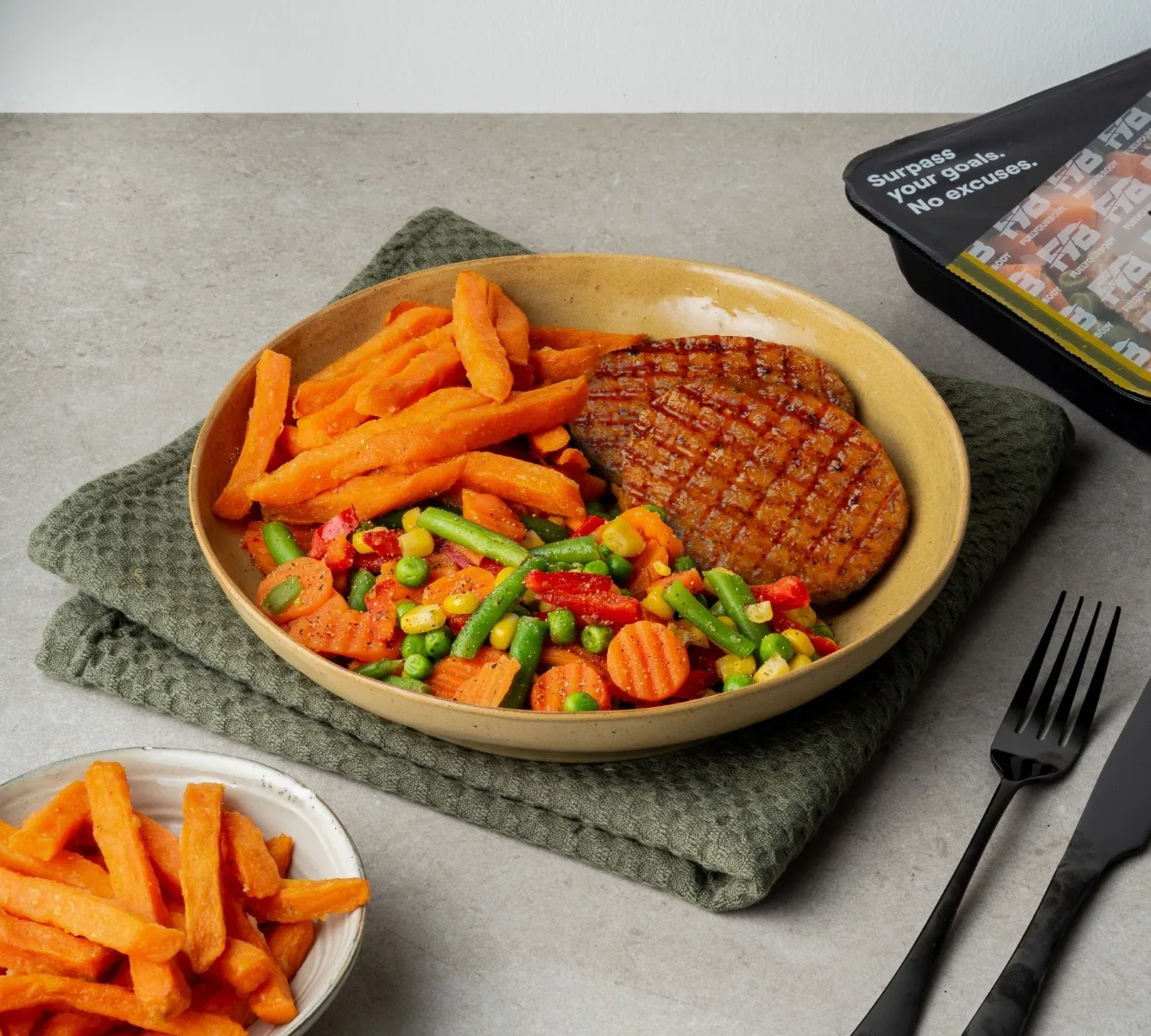 Zoete Aardappel Friet - Kipburger - Mexicaanse Groentemix (met kruiden) [BULK]