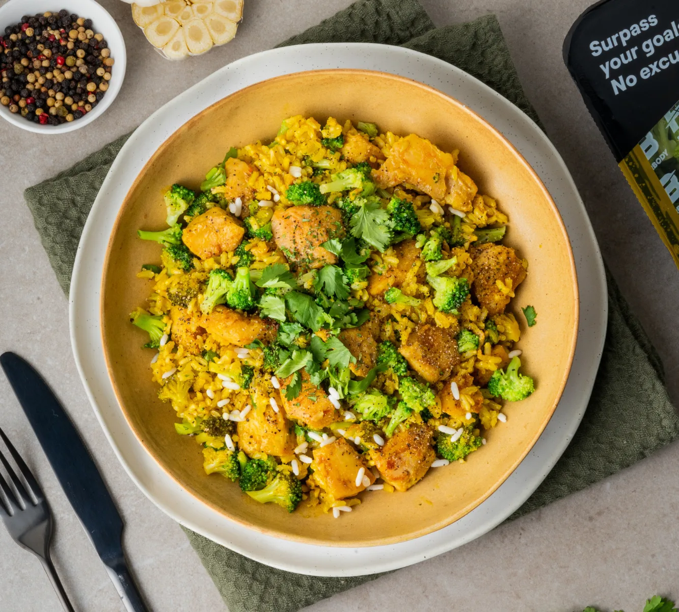 Zilvervliesrijst - Gebakken Kipfilet Blokjes - Broccoli (Bombay Curry sauce) [BULK]